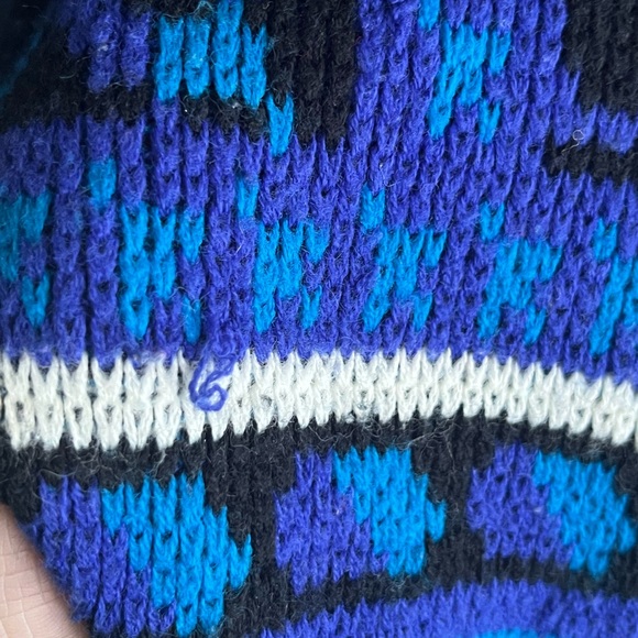 Vintage Patterned Sweater - Picture 3 of 5